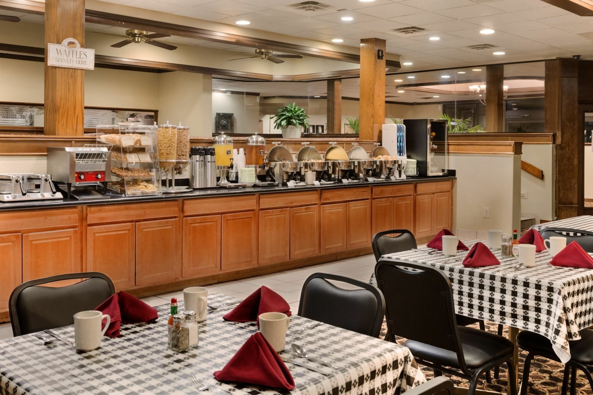 Broadway Inn & Suites Оклахома-Сити Экстерьер фото
