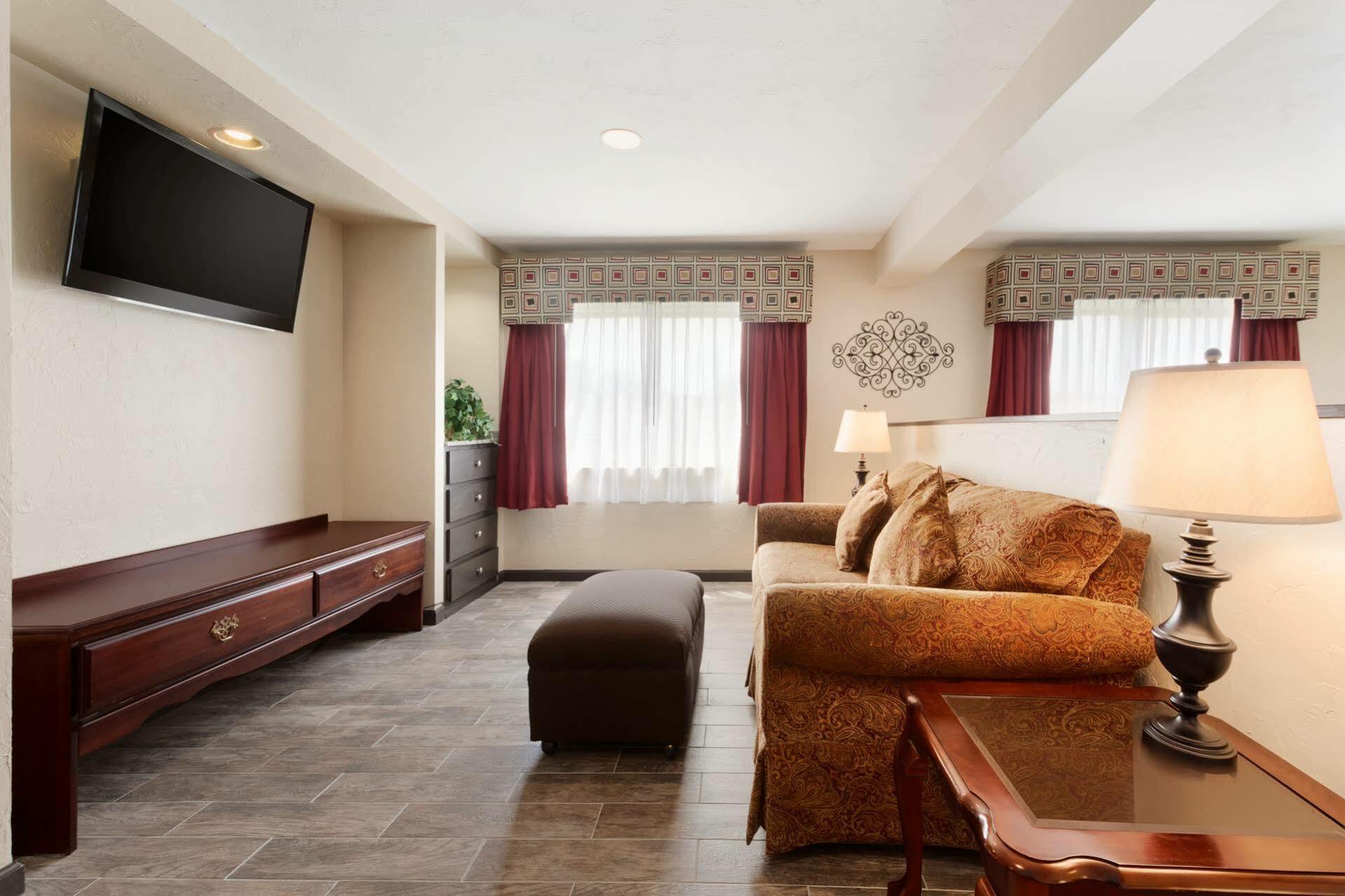 Broadway Inn & Suites Оклахома-Сити Экстерьер фото