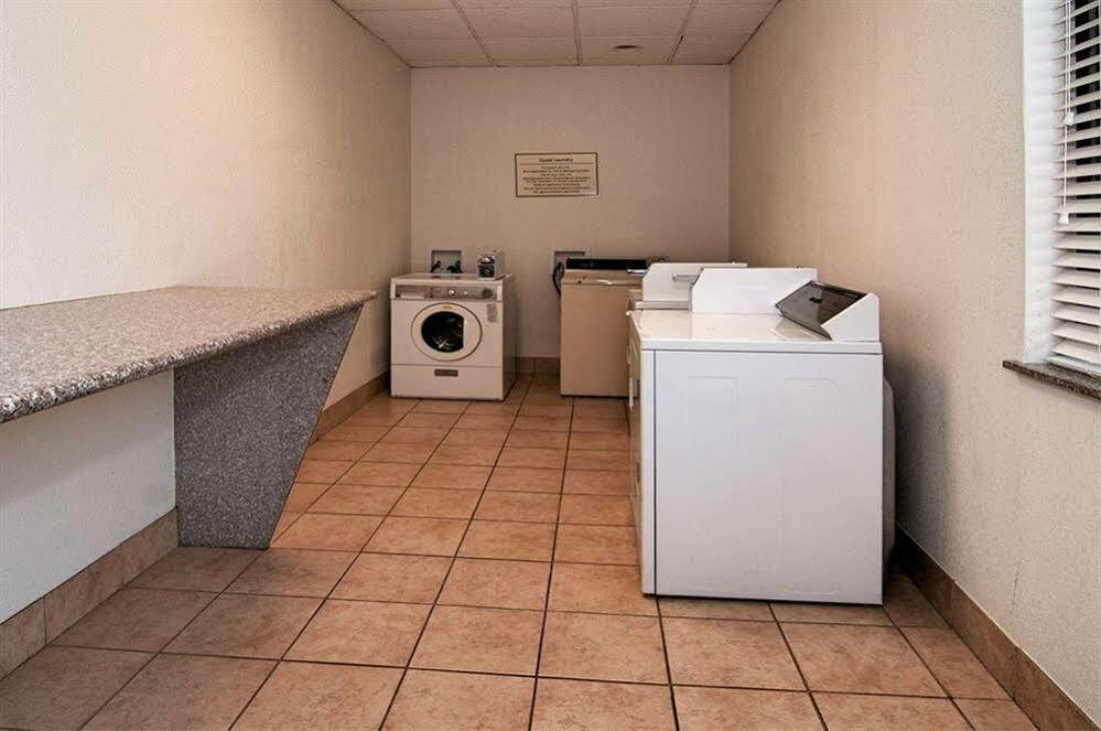Broadway Inn & Suites Оклахома-Сити Экстерьер фото