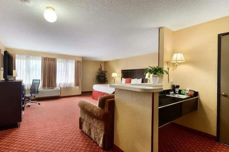 Broadway Inn & Suites Оклахома-Сити Экстерьер фото
