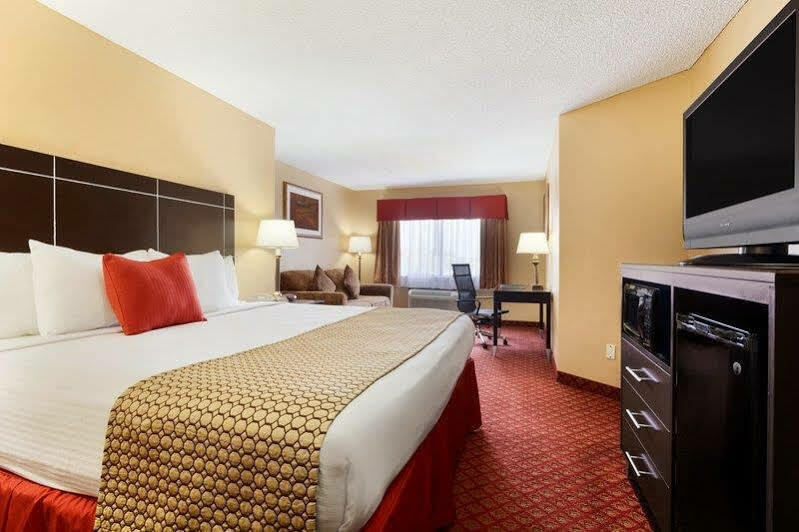 Broadway Inn & Suites Оклахома-Сити Экстерьер фото